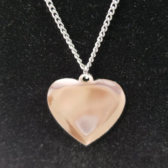 Vintage Solid flat Shiny Metal Heart Necklace - Picture 2 of 6